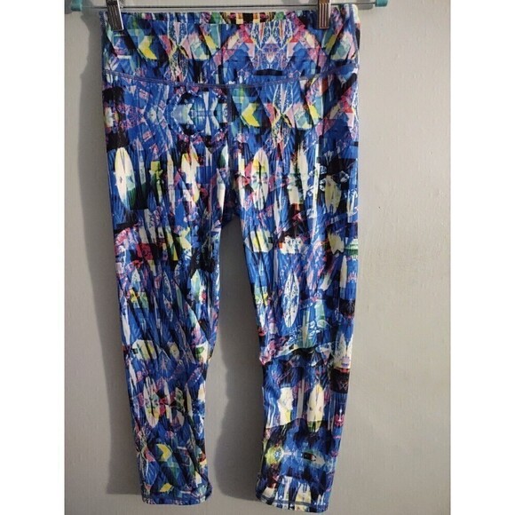 Fabletics Powerhold Blue High Waisted Paisley Print Crop Leggings Womens Small - Picture 1 of 5